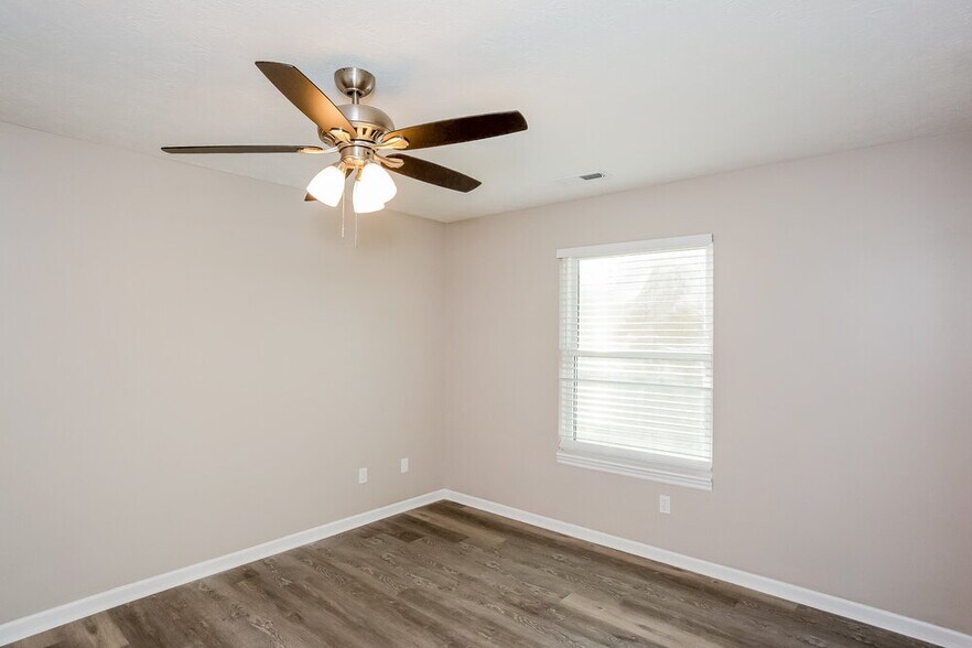 Building Photo - 6233 Carrie Cir