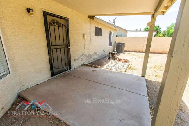 Building Photo - 2334 E Longhorn Pl