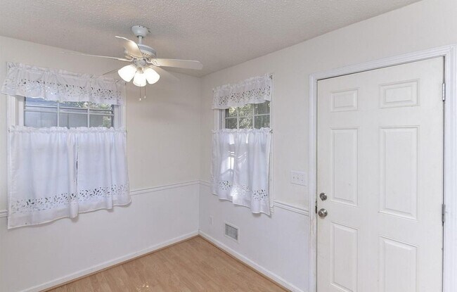 Building Photo - 1961 Haviland Cir