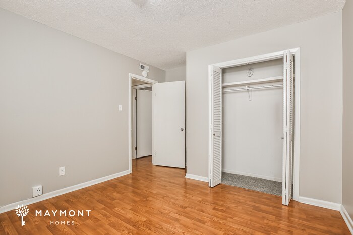 Building Photo - 104 Willow Grove Rd