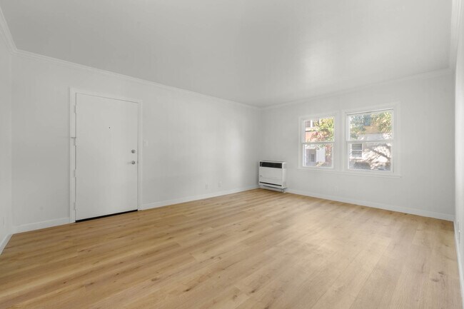 Building Photo - 8746 Belford Ave