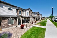 Building Photo - Conveniently Located North Logan Village Townhome | Near Utah State and Hospitals