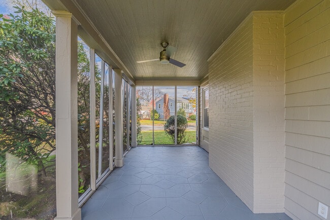 Building Photo - 83 Betsey Williams Dr