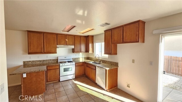 Building Photo - 16115 Apple Valley Rd