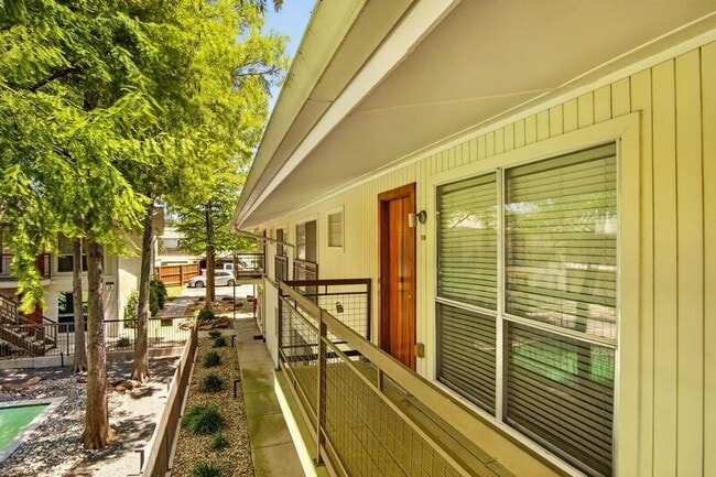 Building Photo - 4616 W Lovers Ln