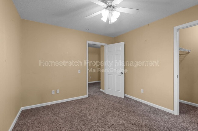 Building Photo - 11860 Shallowbrook Dr