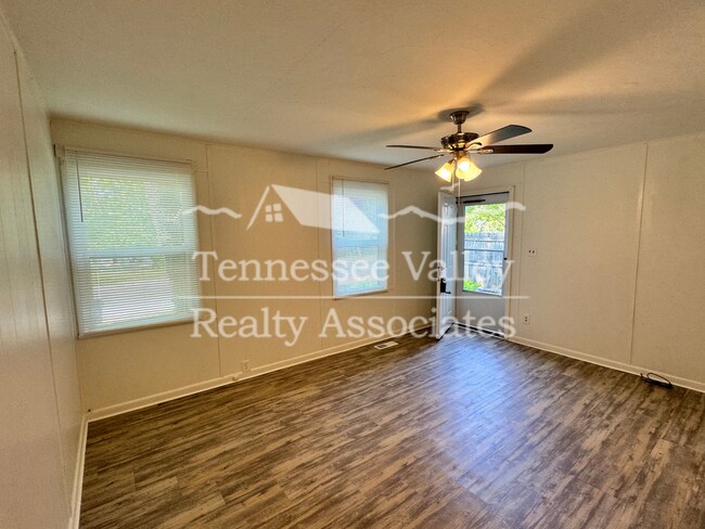 Building Photo - 720-722 W. Outer Dr.