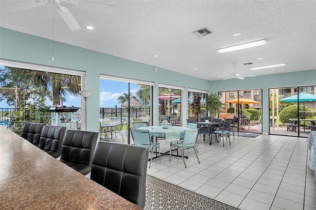 Building Photo - 656 Windrush Bay Dr