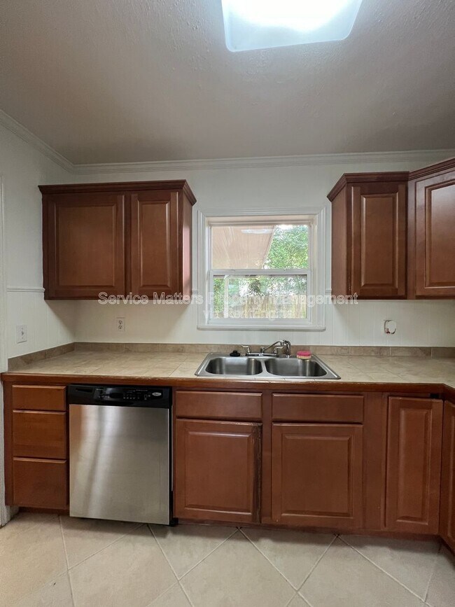 Building Photo - 3543 Bayou Blvd