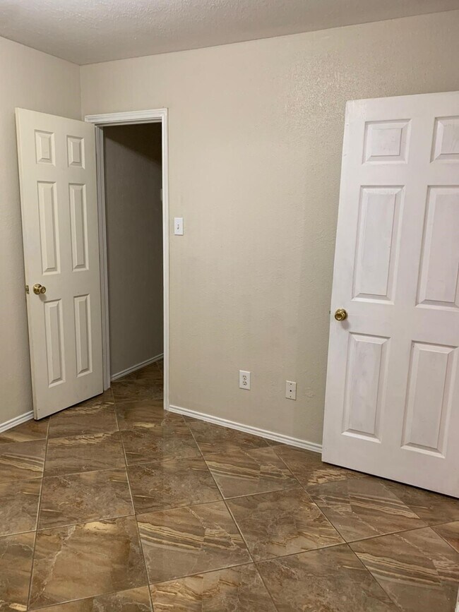 Building Photo - 6019 Fallmont Dr