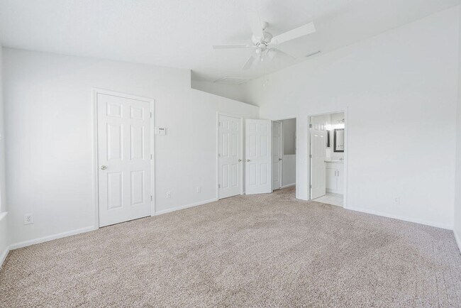 Building Photo - 12311 Kensington Lakes Dr