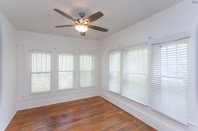 Building Photo - 1710 Pearl Ave