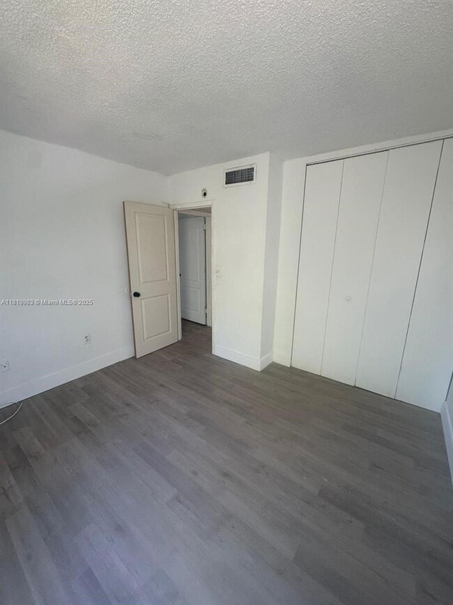 Building Photo - 6011 SW 69th St
