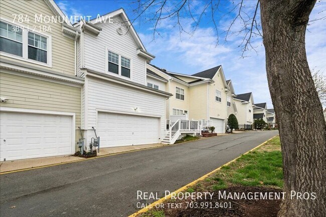 Building Photo - 784 Monument Ave