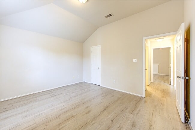 Building Photo - 6018 Royal Hollow Ln