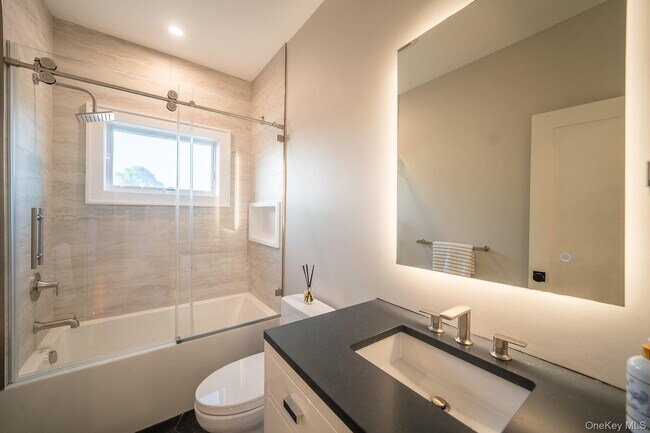 Building Photo - 60 Ramble Ln