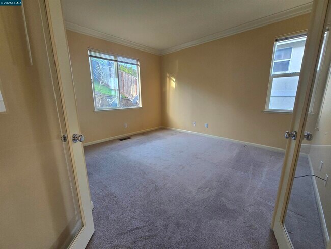 Building Photo - 894 Bridgeway Cir