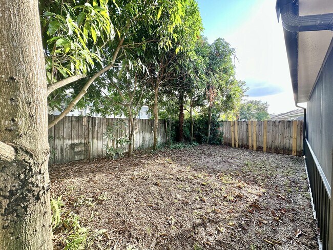 Building Photo - 702 Via Toscana Via