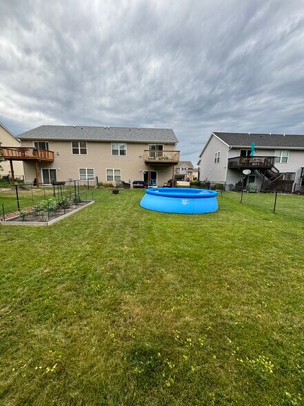 Building Photo - 1552 Deerfield Dr