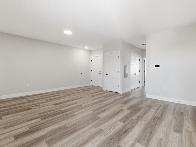 Building Photo - 304 61st St