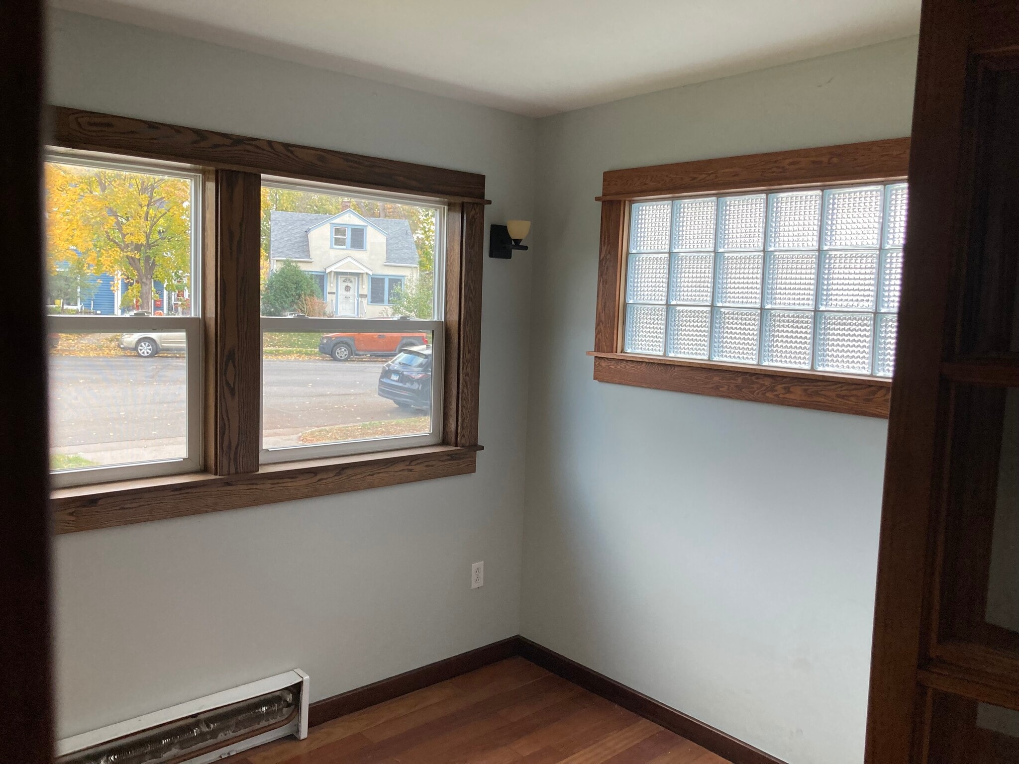 Building Photo - 712 6th St NE