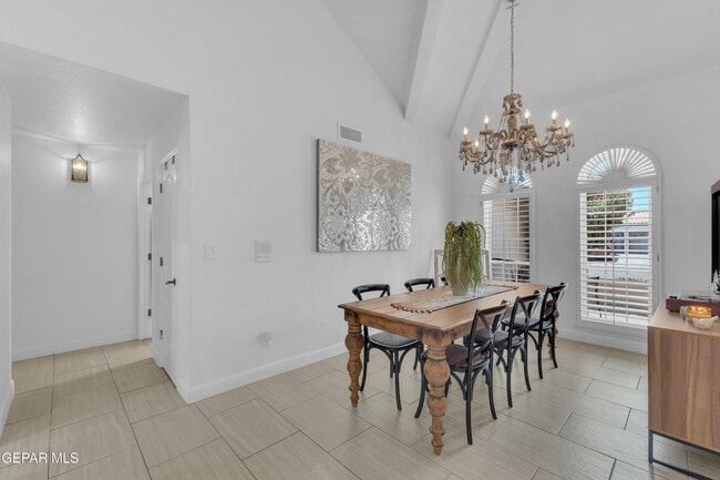 Building Photo - 2085 Paseo Del Prado Dr