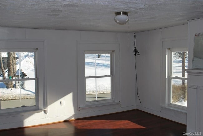 Building Photo - 22 Dekay Rd