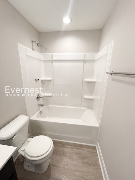 Building Photo - 1000 Henry Pl Blvd