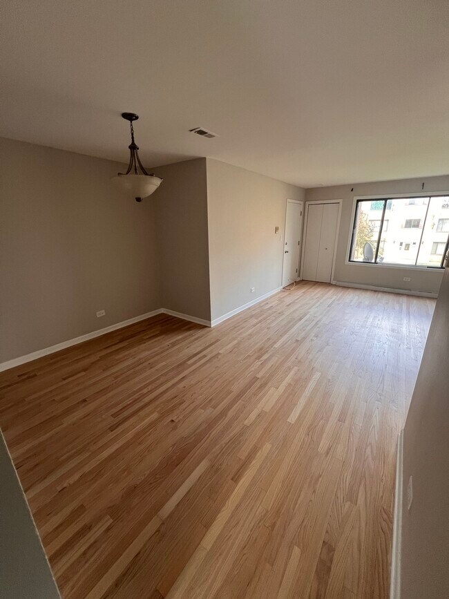 Building Photo - 9375 Hamilton Ct