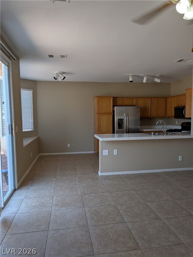 Building Photo - 2265 Crooked Creek Ave