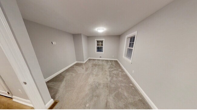 Building Photo - 99 Conlyn Ave