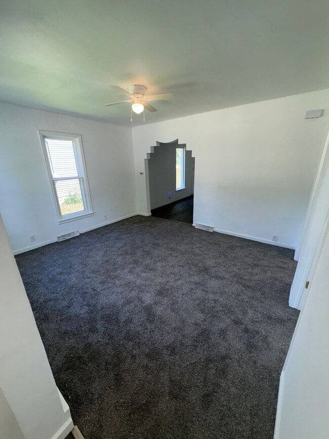 Building Photo - Move-In Ready Home in Waterloo