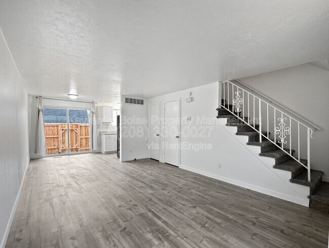 Building Photo - 4813 W Targee St