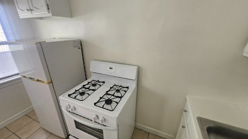 Building Photo - 727 S Coronado St