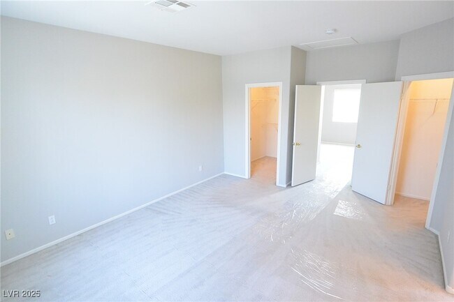 Building Photo - 10412 Sloping Hill Ave
