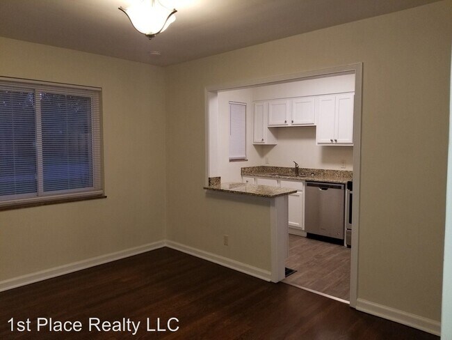 Building Photo - 1999 Elmwood Ave