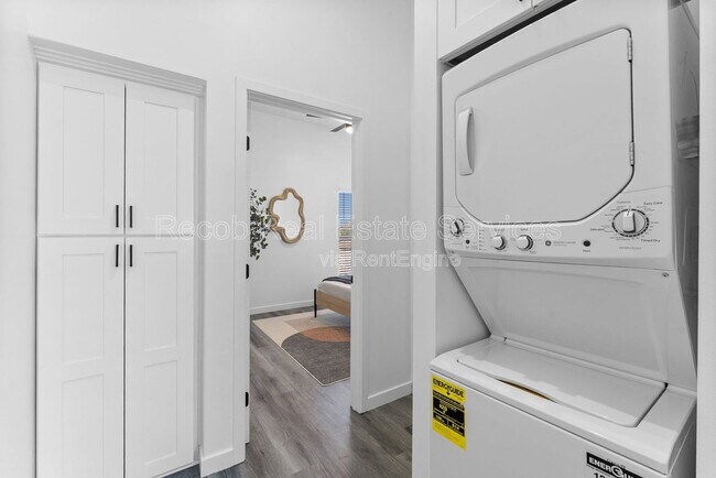 Building Photo - 5254 Adams Ave