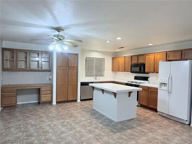 Building Photo - 1304 Paraiso St