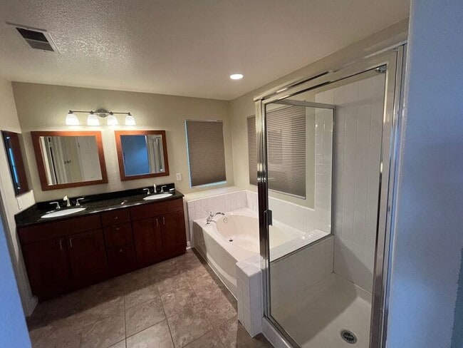 Building Photo - 39265 Eternity Ln