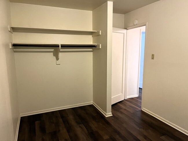 Building Photo - Enjoy Modern Living in this Upgraded home in a wooded area!