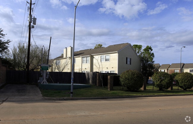 Building Photo - Reflections On Gentryside Townhomes