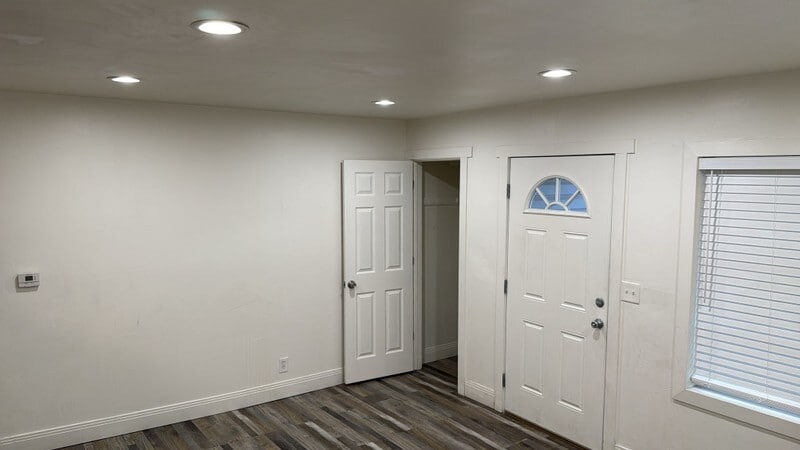 Building Photo - 819 W 400 N