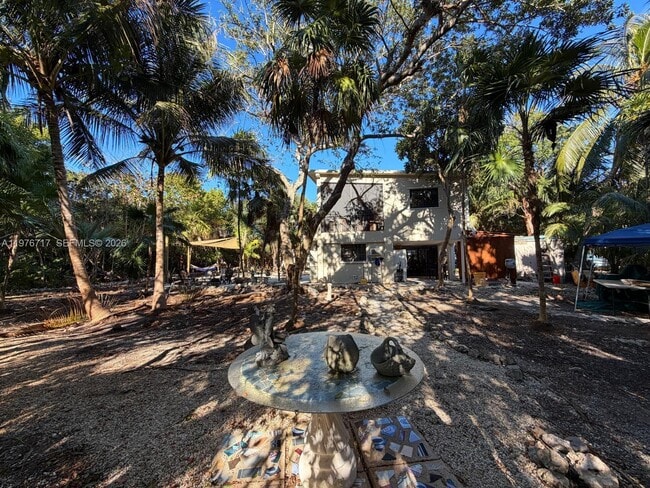 Building Photo - 1615 Harbor Dr