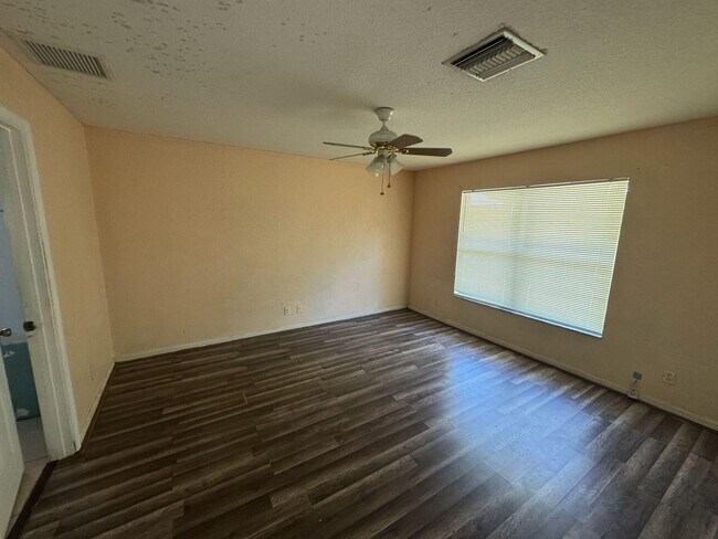 Building Photo - 2380 Saranac Ave