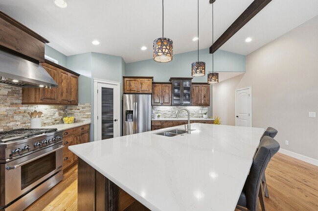 Building Photo - 5850 N Rio Lomas Ave