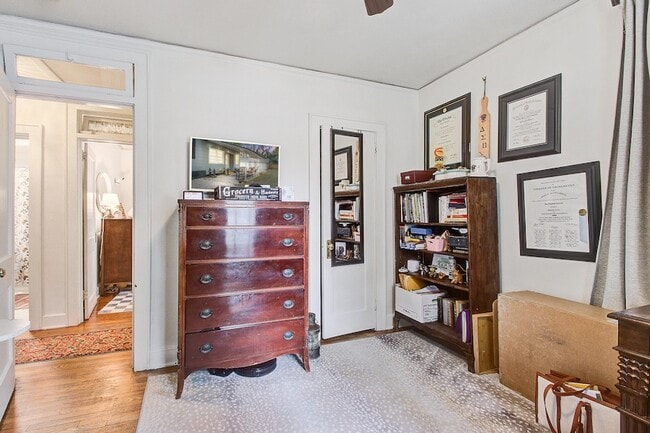 Building Photo - 4420 S Rhett Ave