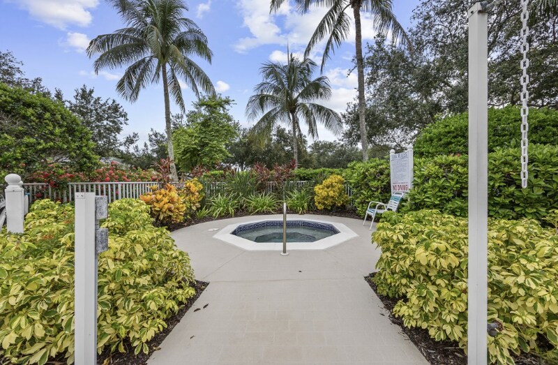 Building Photo - 25727 Lake Amelia Way