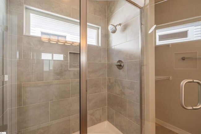 Building Photo - 124 Woodland Dr