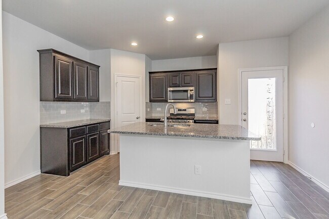 Building Photo - "Beautiful 3-Bedroom 2-Bath Oasis in Forney, TX: Spacious Living!"