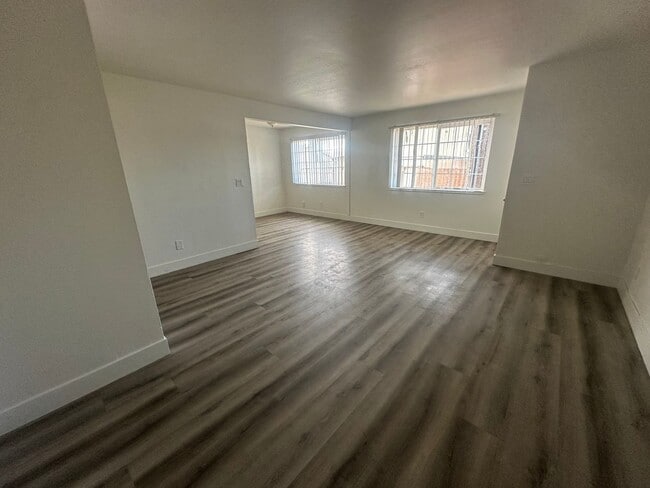 Building Photo - 1948 Country Club Ct